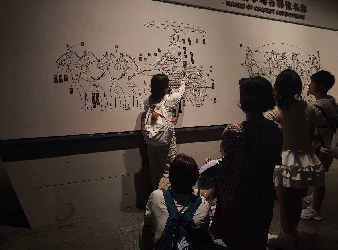 導(dǎo)游講解圖_20250424112303.jpg 導(dǎo)游講解圖_20250424112303.jpg